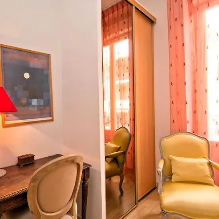 7 Florian Apartment *